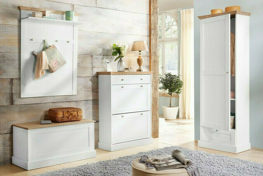 Möbel-Kollektion Lirveri