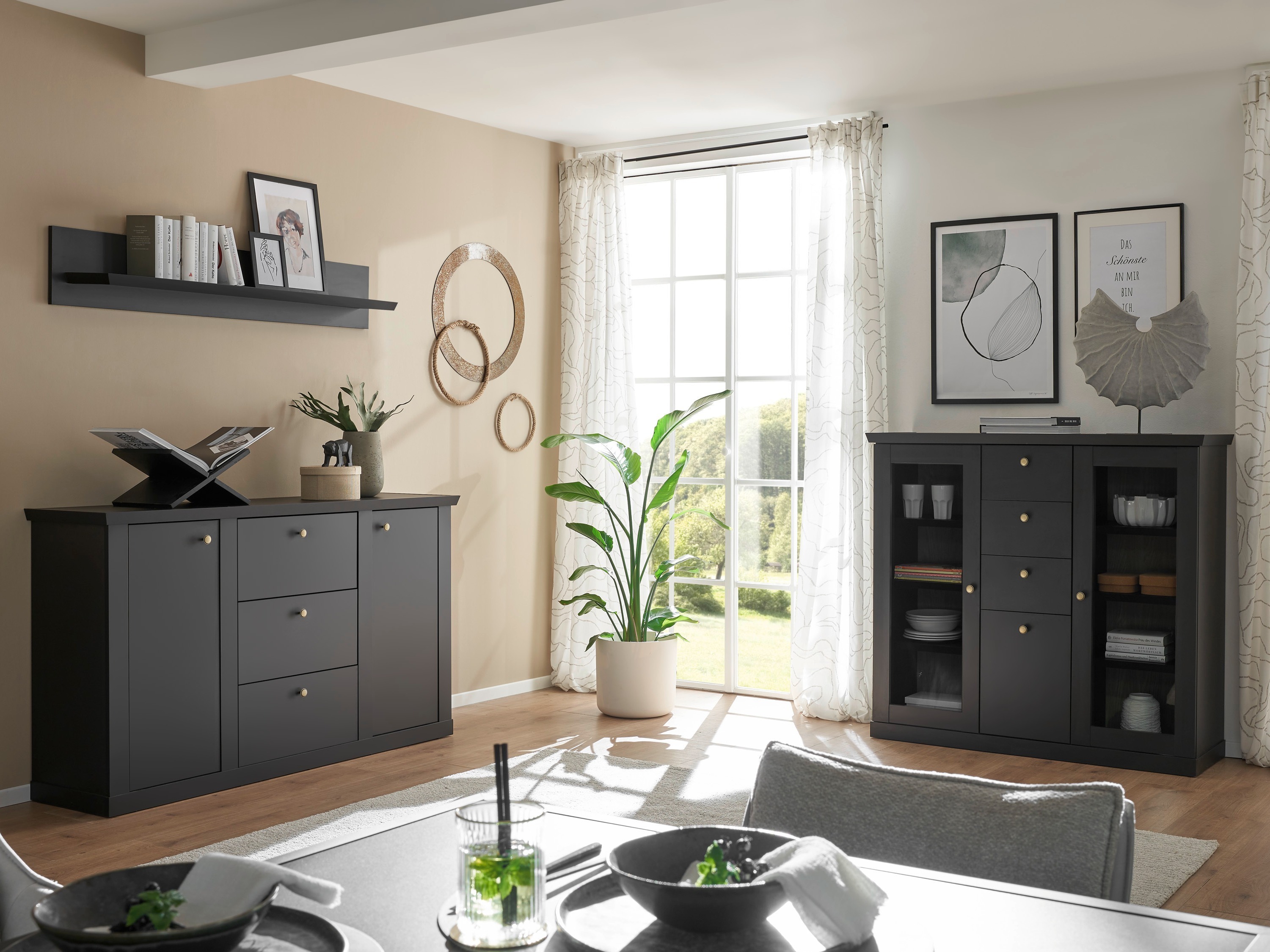 Möbel-Kollektion Lirsero