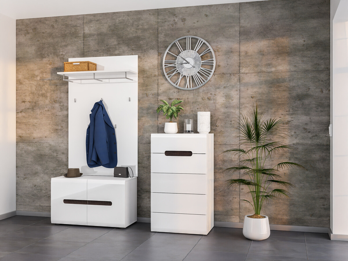 Möbel-Kollektion Serveso