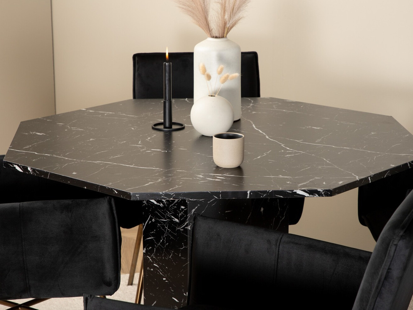 Essgruppe Dallas 2618 (Schwarz + Messing)