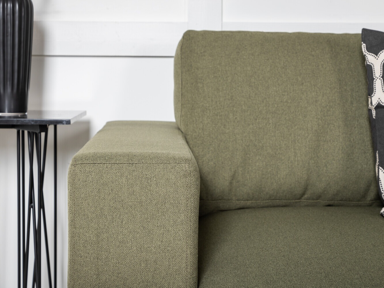 Sofa Dallas 2910 (Staubiges Grün + Schwarz)