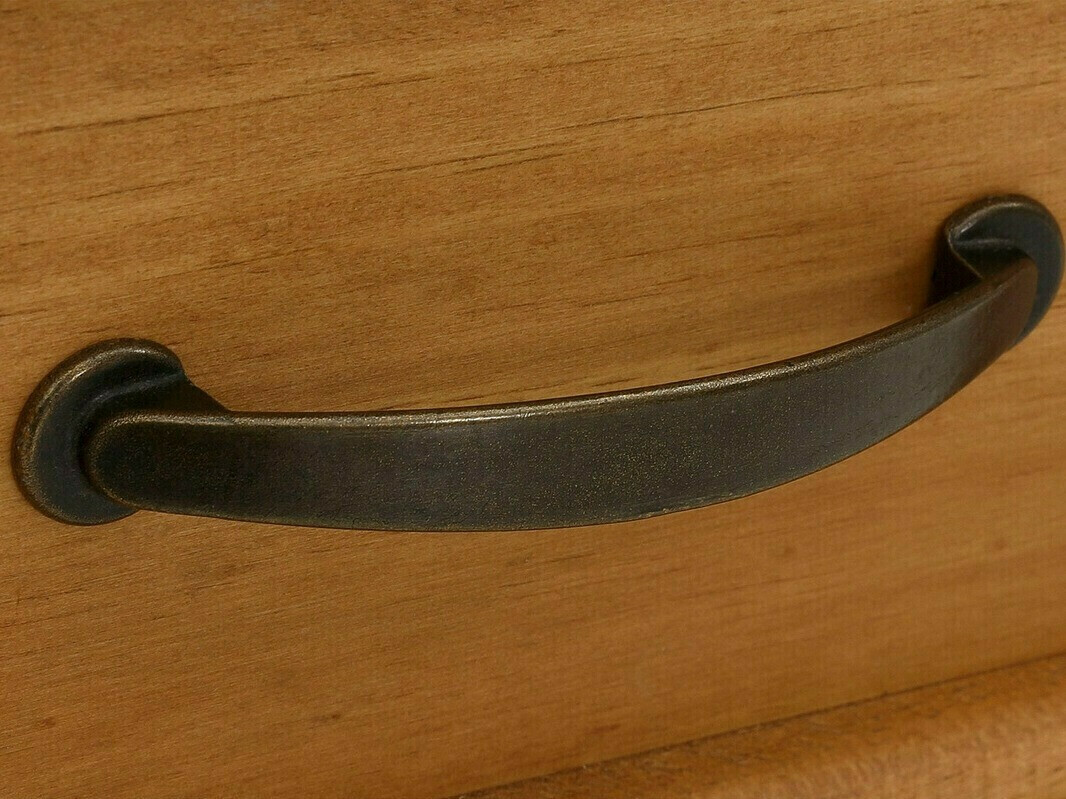 Kommoden Tolelio 104 (Weiss + Kiefernholzoptik)