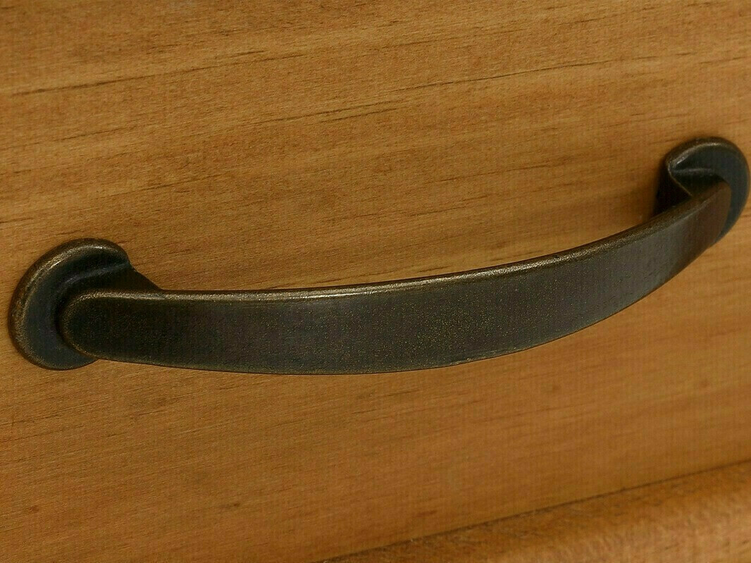 Kommode Tolelio 106 (Grau + Kiefernholzoptik)