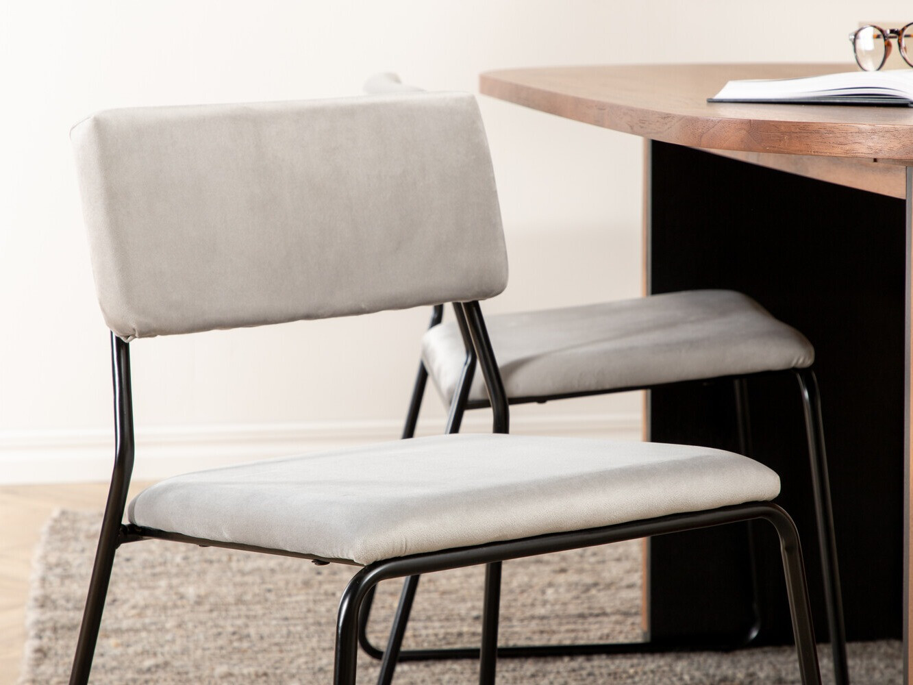 Essgruppe Dallas 2741 (Hellgrau + Schwarz)