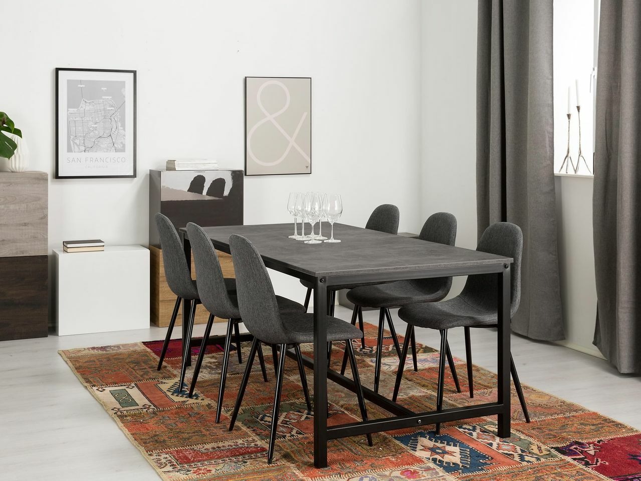 Tisch Charleston 112