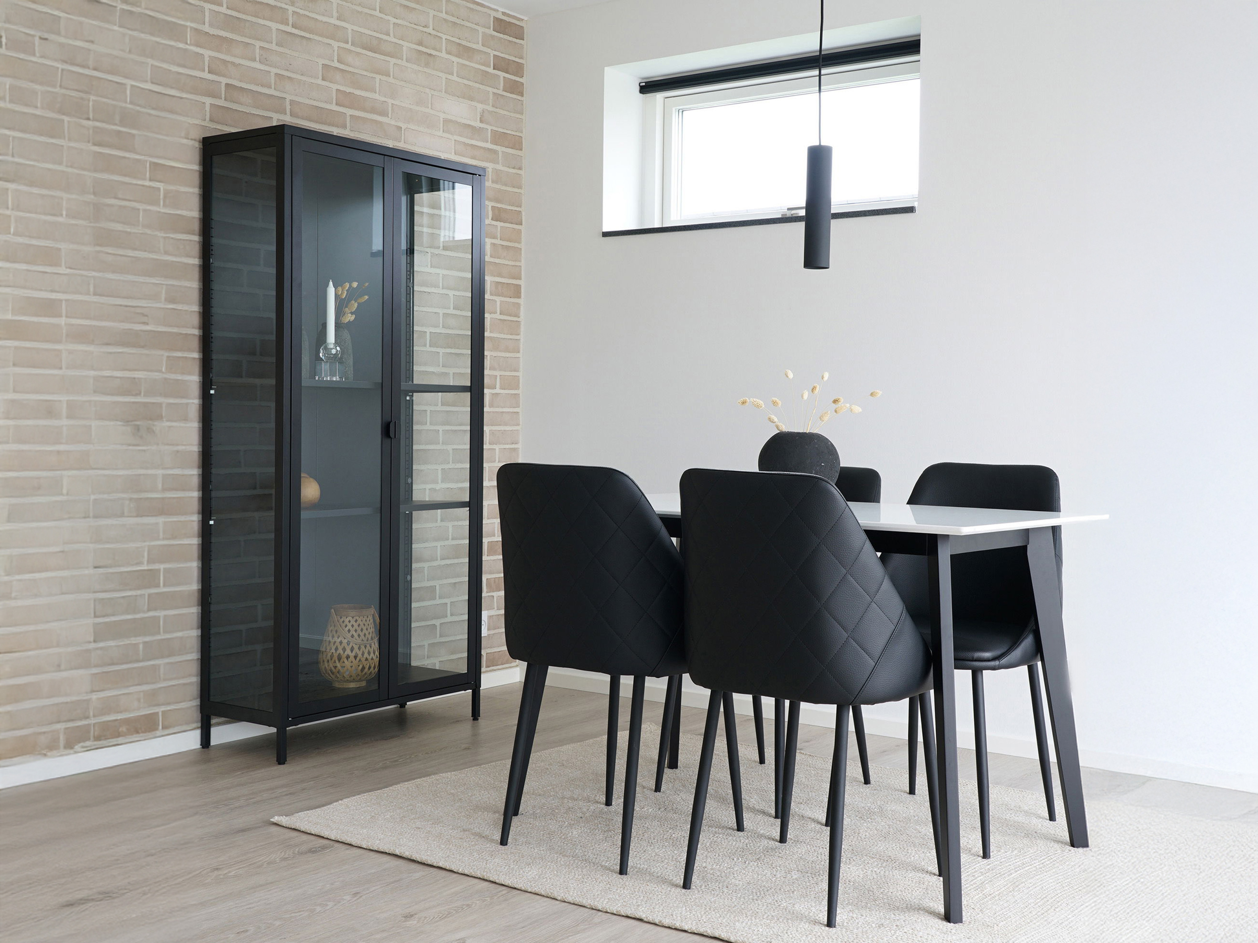 Regal Romtolo 107 (Schwarz)