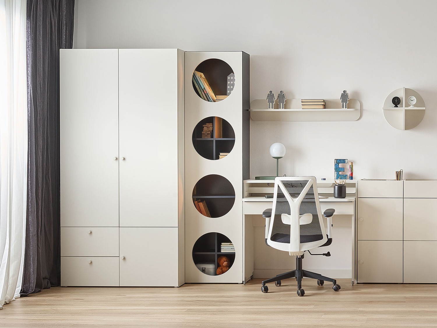 Kleiderschrank Tornolo 109 (Weiss + Grau)