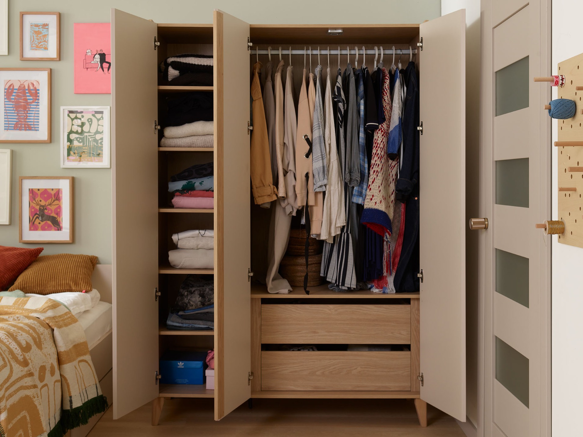 Kleiderschrank Velrome 110 (Eichenholzoptik + Beige)