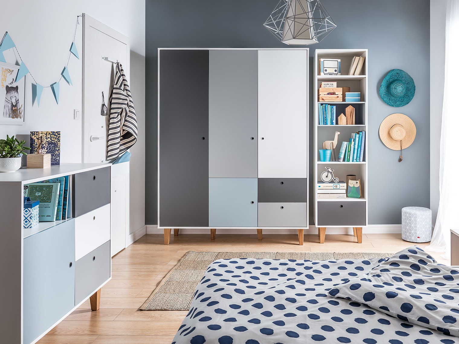 Kleiderschrank Domfera 101 (Hellblau)