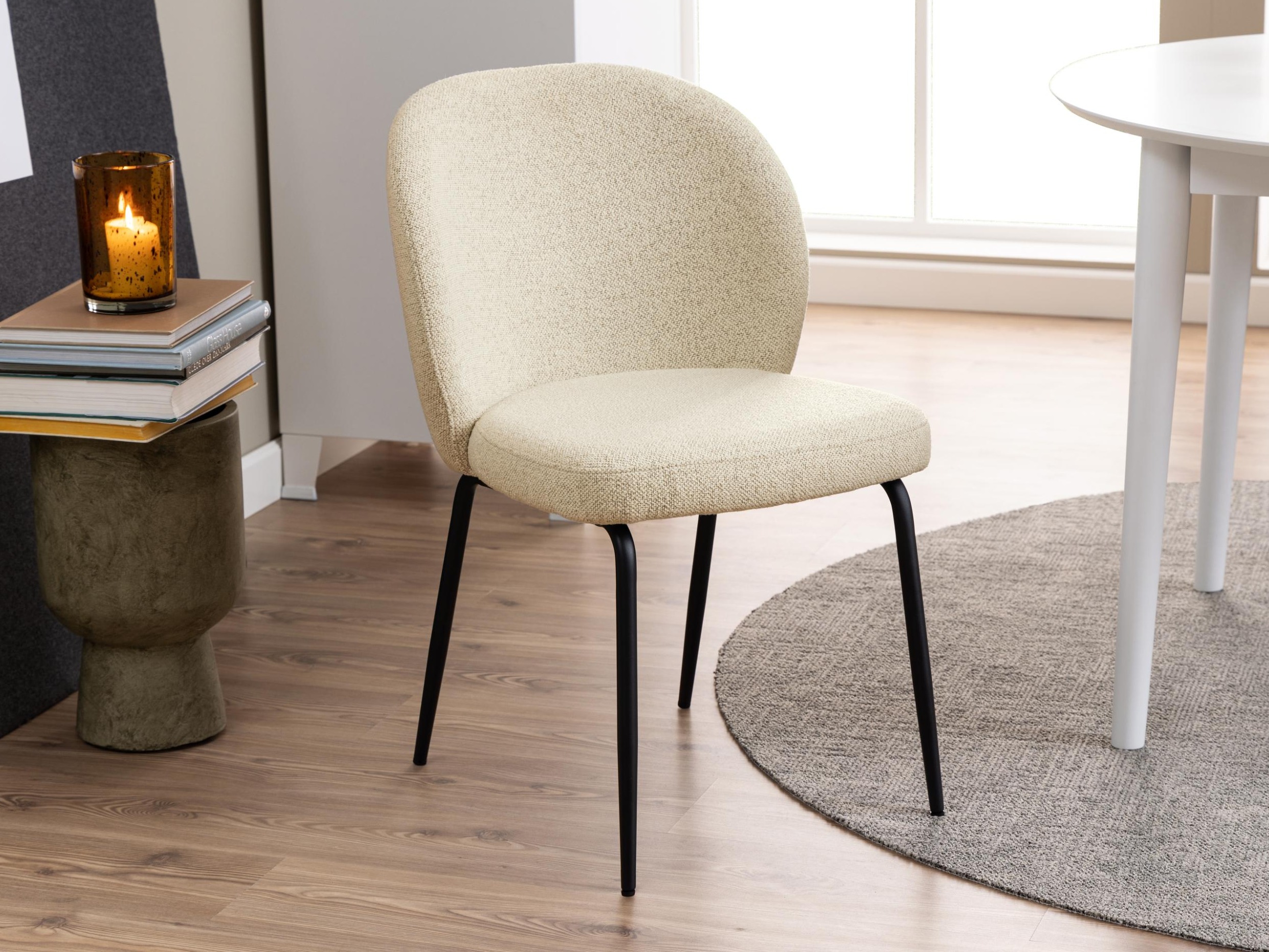 Stuhl Norsica 389 (Cremefarben + Schwarz)