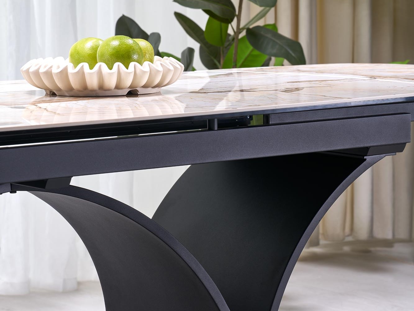 Tisch Houston 2136