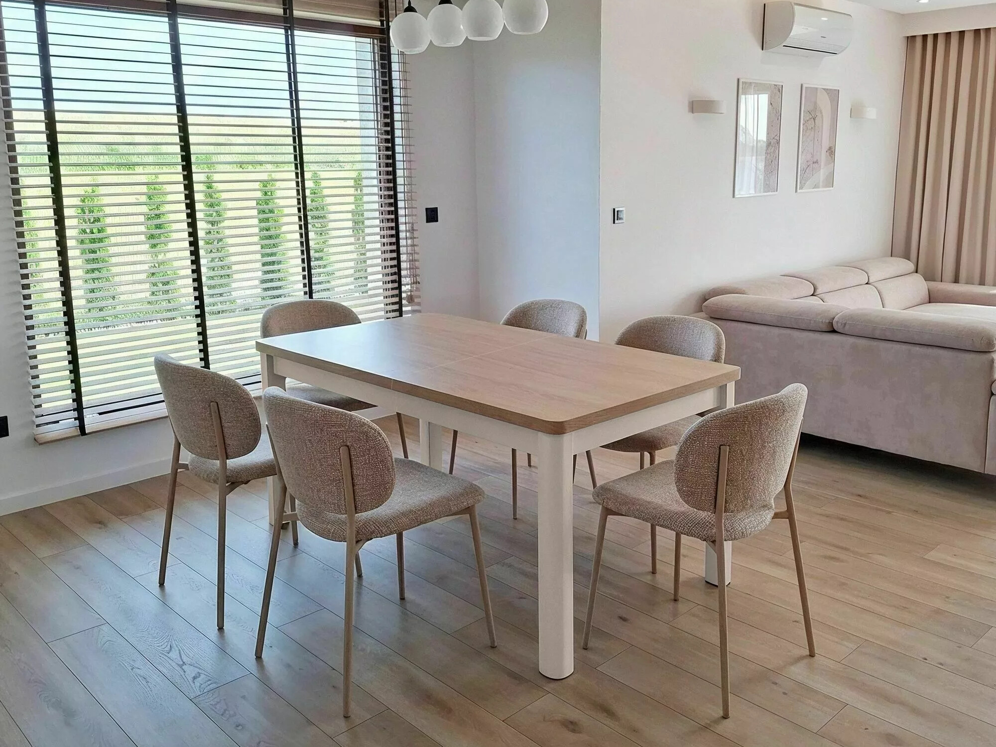 Tisch Detroit 1007 (Kaschmir + Cremona-Eiche)